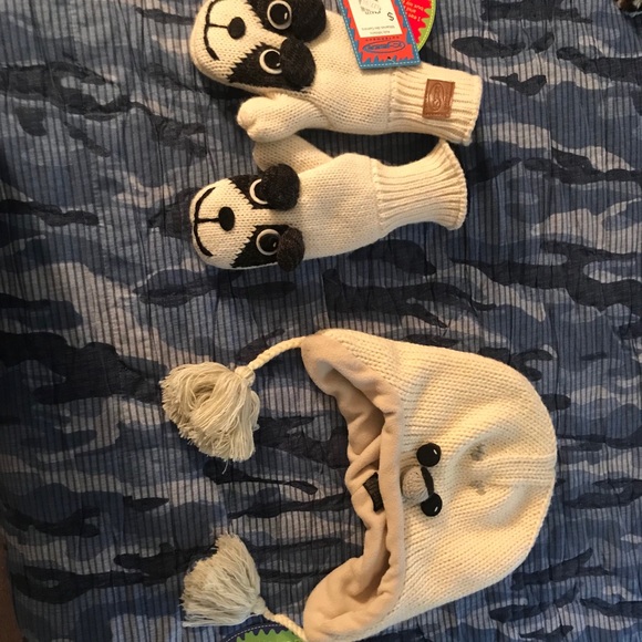 Hat & Mittens Set